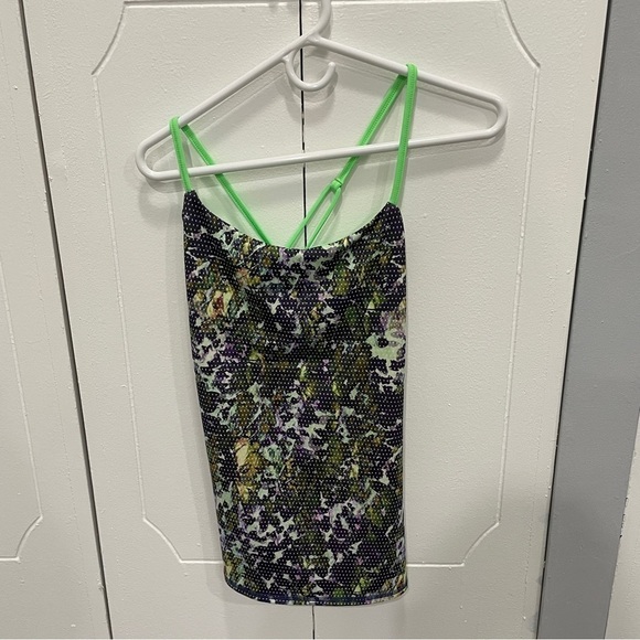 Lululemon Dancing Warrior Tank in Floral Sport White Multi / Pistachio - Picture 4 of 10